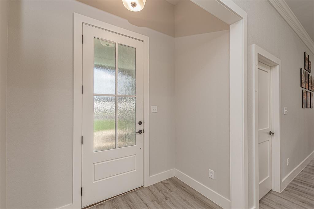 533 Limestone Circle Property Photo 3