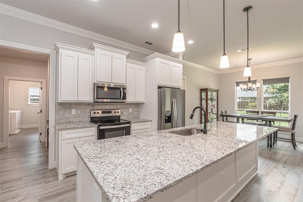 533 Limestone Circle Property Photo 6