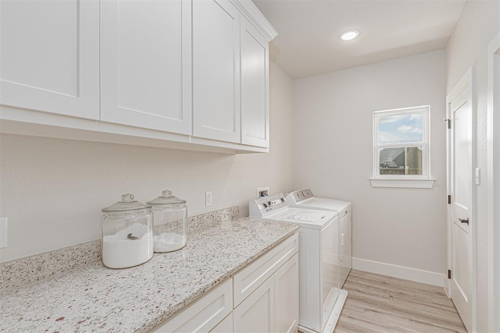 533 Limestone Circle Property Photo 13