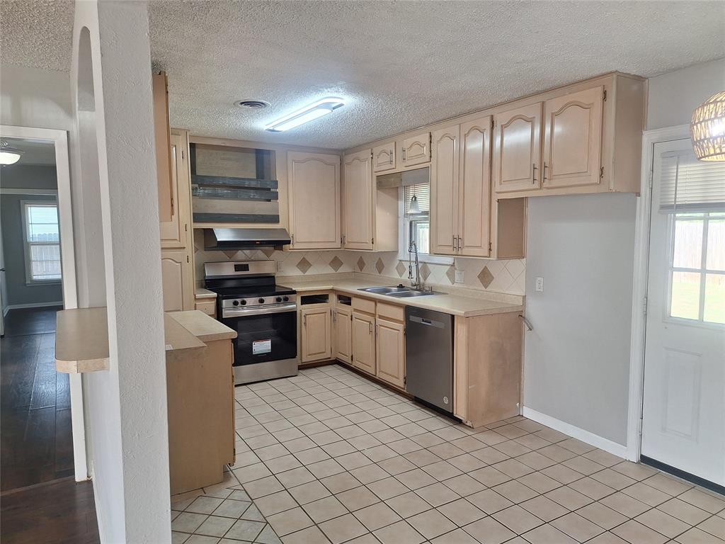 1225 Harrison Lane Property Photo 6