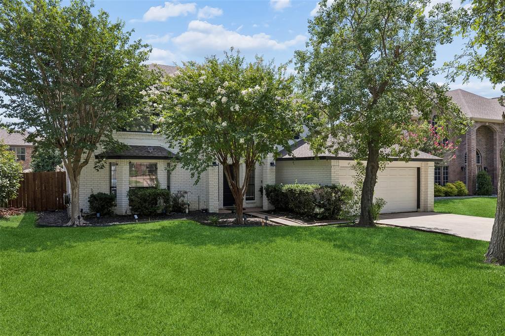 2108 Bentley Drive Property Photo 2