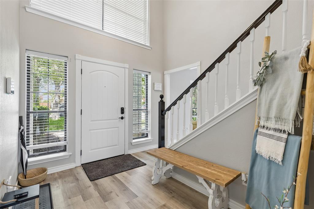 2108 Bentley Drive Property Photo 3