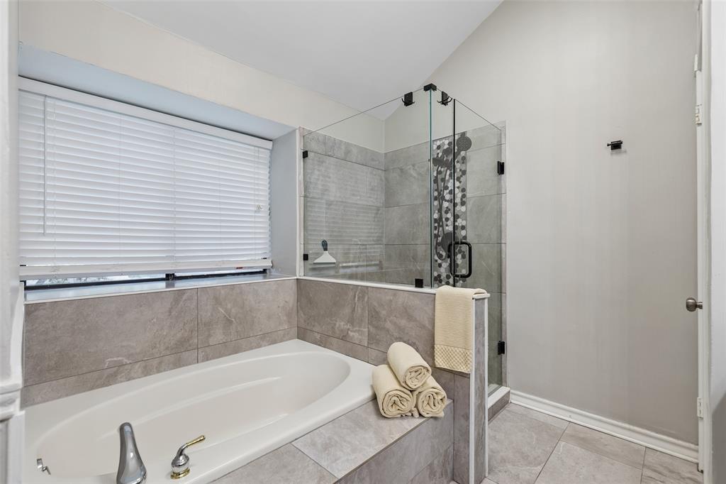 2108 Bentley Drive Property Photo 22