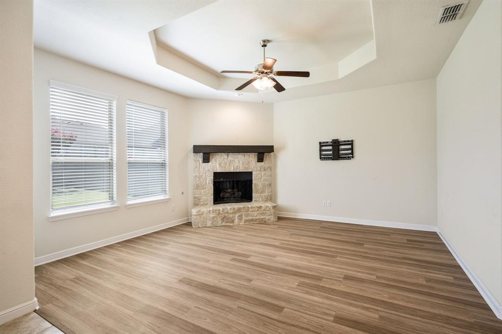 916 Hawks Way Property Photo 19