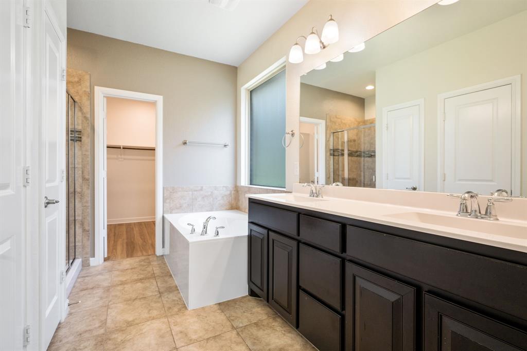 916 Hawks Way Property Photo 25