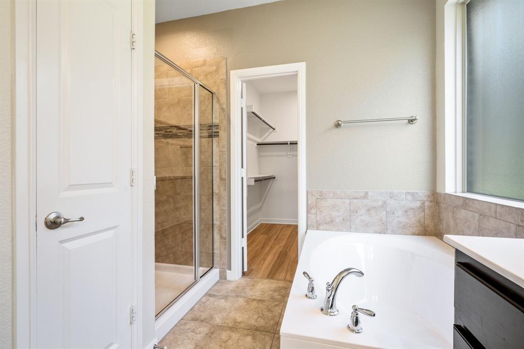 916 Hawks Way Property Photo 26