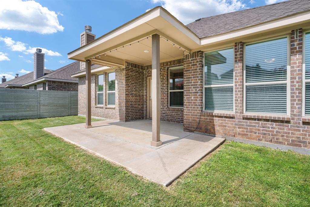 916 Hawks Way Property Photo 31