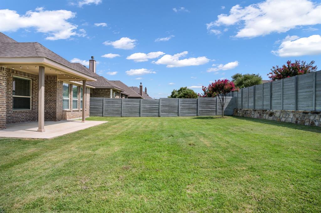 916 Hawks Way Property Photo 32