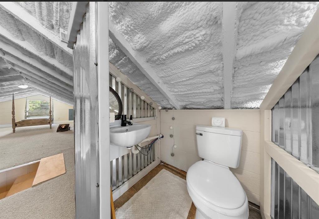 1003 W 5th Street Property Photo 18