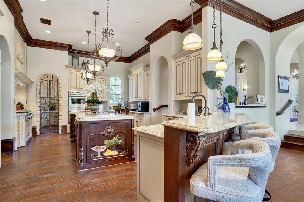 5905 Giverny Property Photo 8