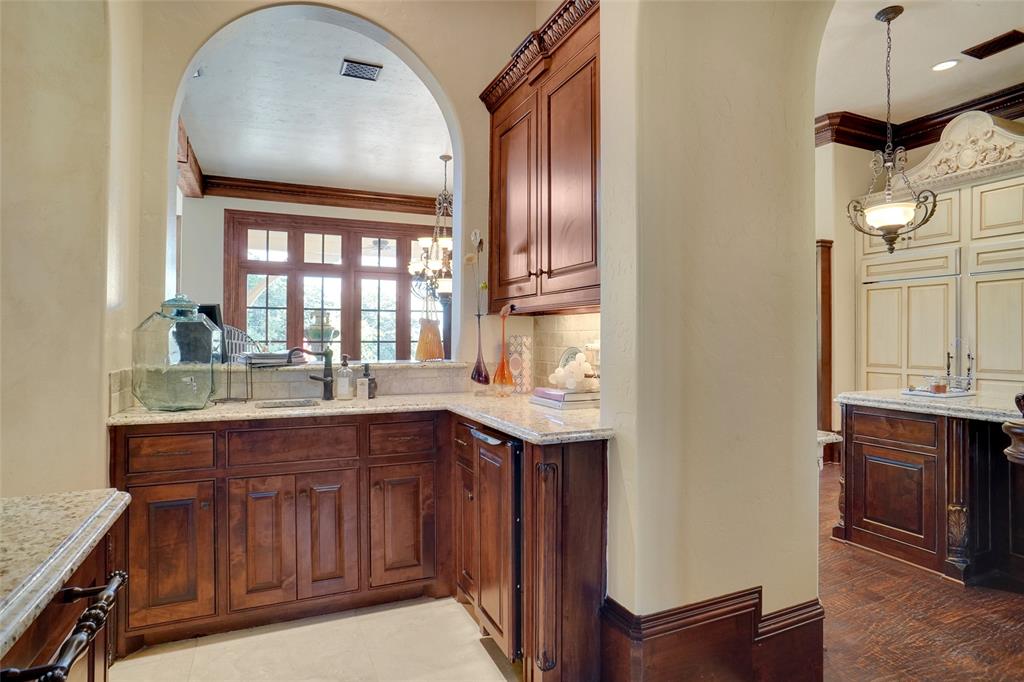 5905 Giverny Property Photo 10