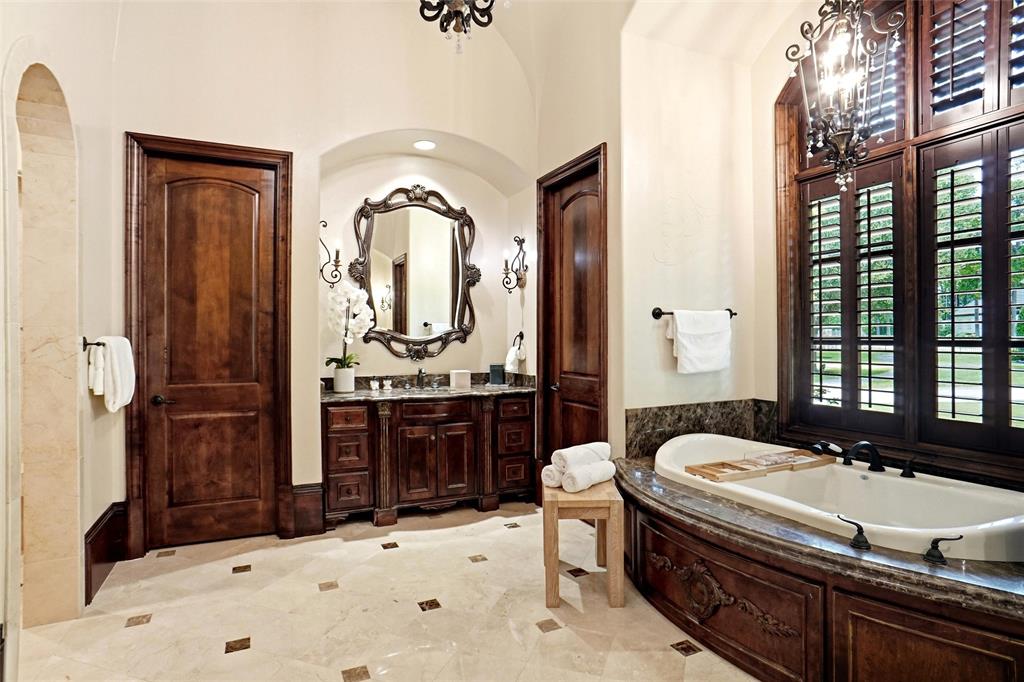 5905 Giverny Property Photo 16