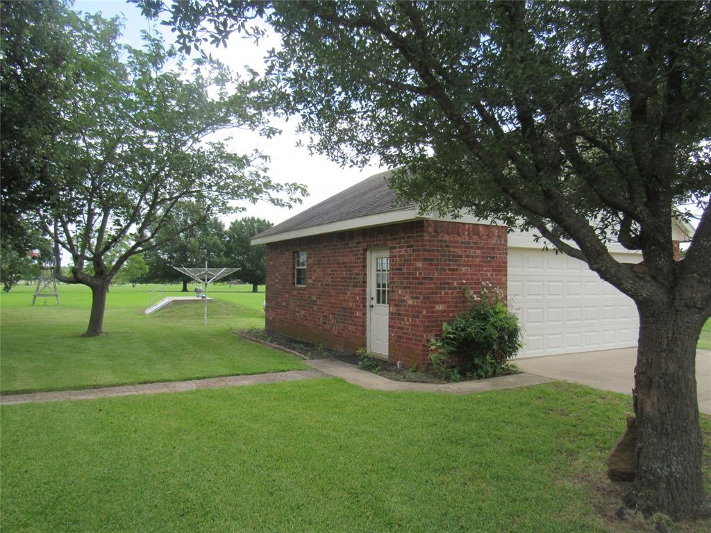 404 County Road 260 Property Photo 8