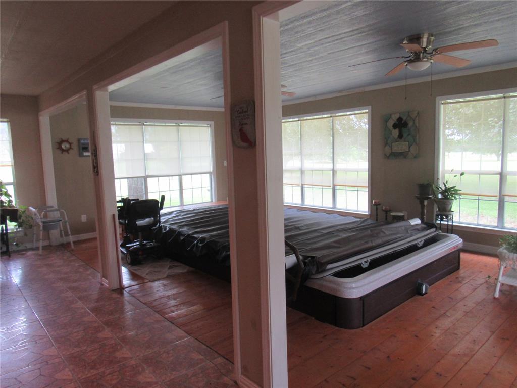404 County Road 260 Property Photo 23