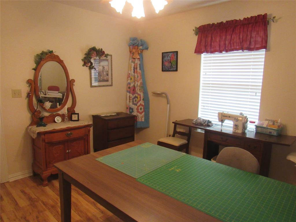 404 County Road 260 Property Photo 29