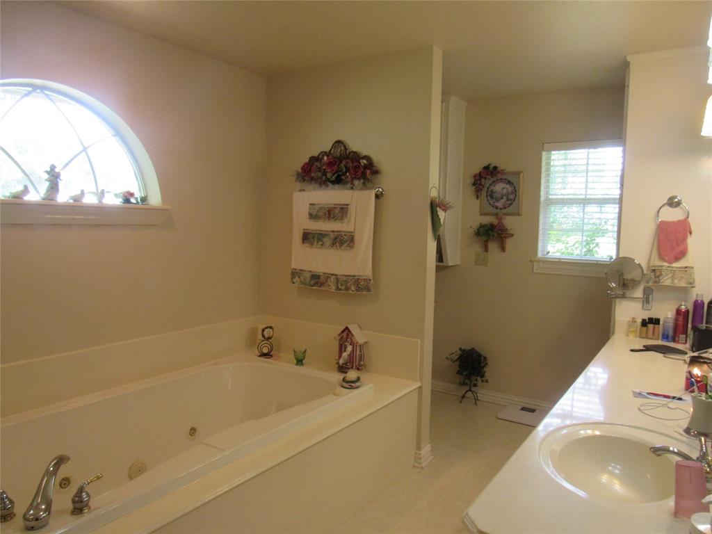 404 County Road 260 Property Photo 37