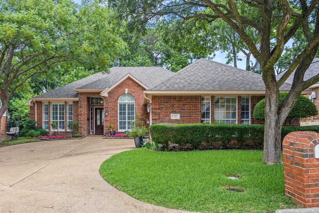 221 Freedom Court Property Photo 2