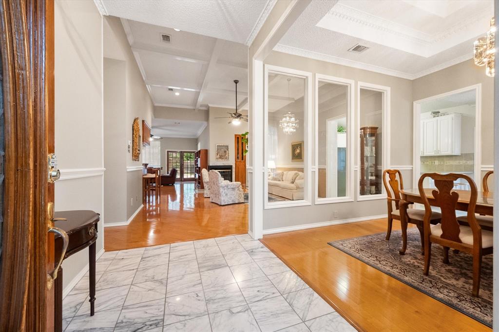 2105 Sleepy Hollow Drive Property Photo 3