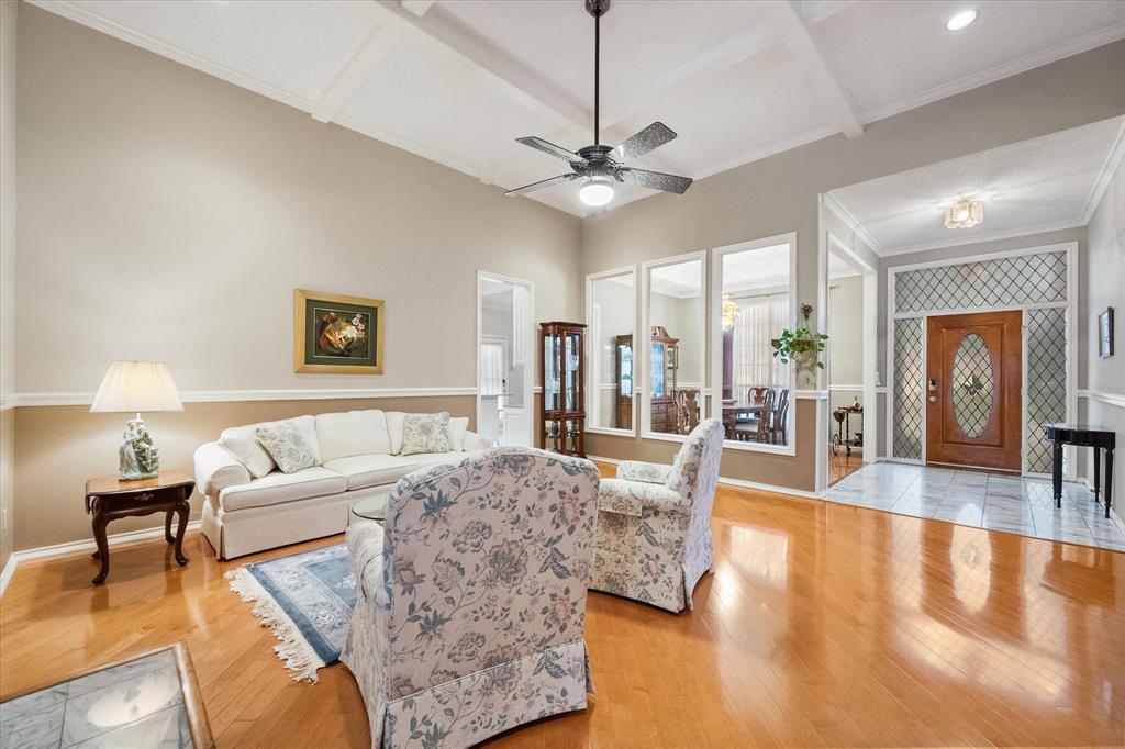 2105 Sleepy Hollow Drive Property Photo 8