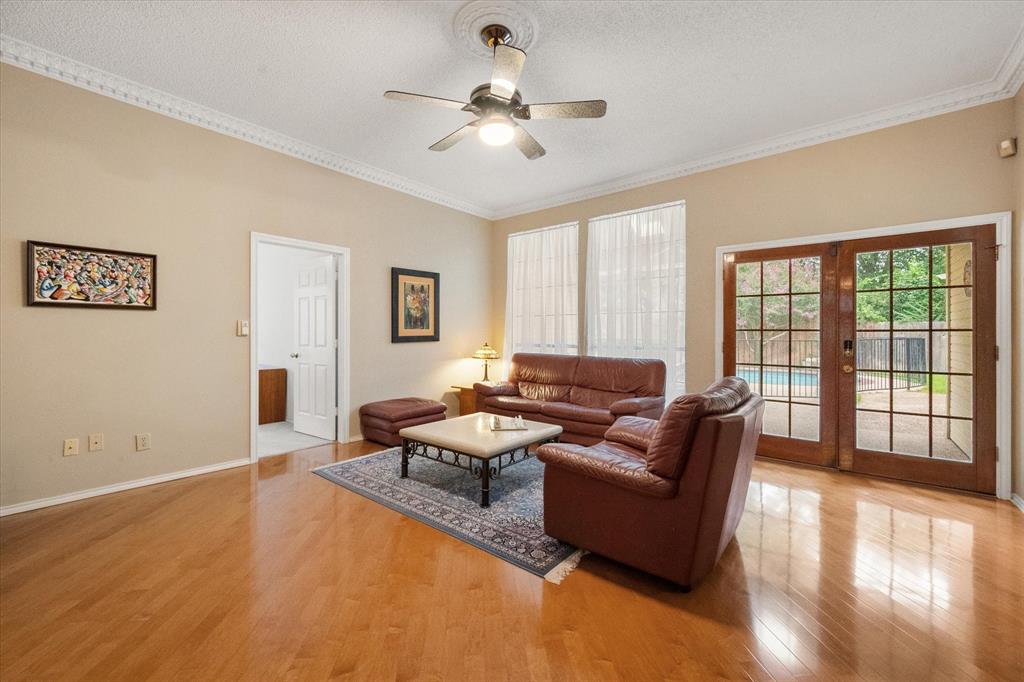 2105 Sleepy Hollow Drive Property Photo 10