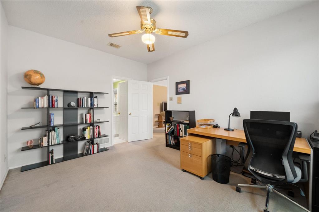 2105 Sleepy Hollow Drive Property Photo 16