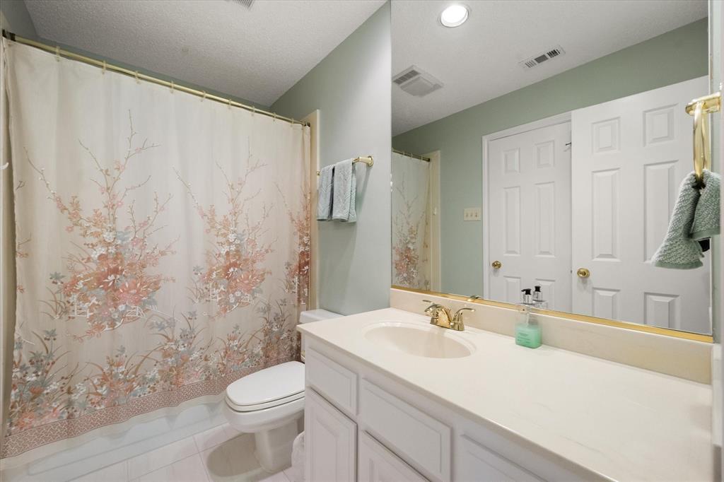 2105 Sleepy Hollow Drive Property Photo 17