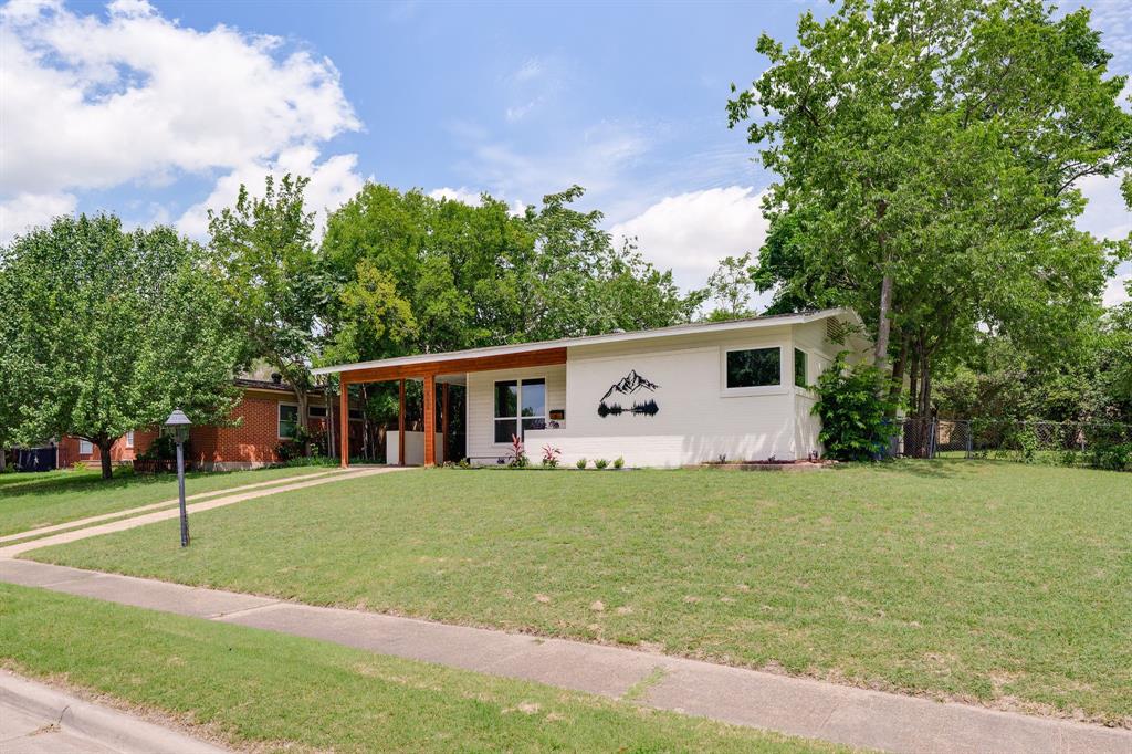 9795 Twin Creek Circle Property Photo 3