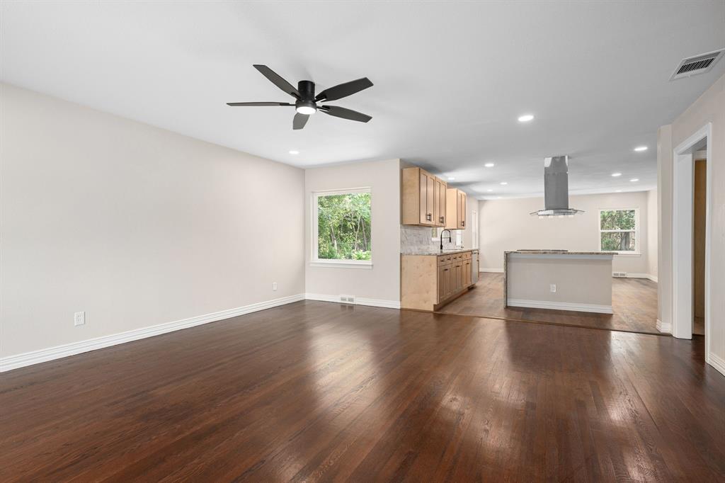 9795 Twin Creek Circle Property Photo 6