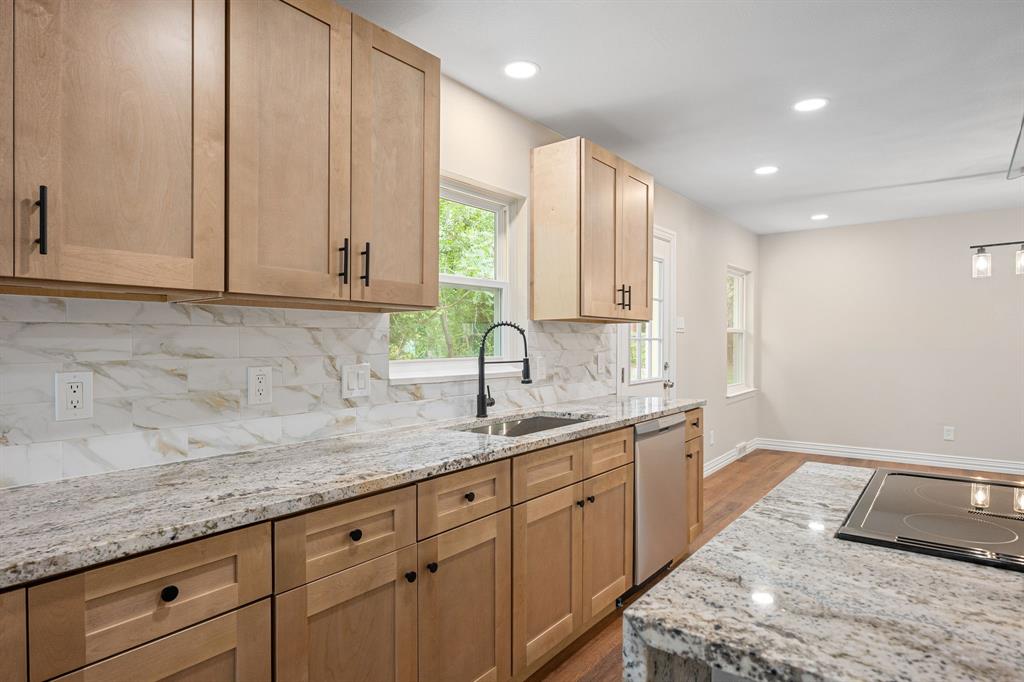 9795 Twin Creek Circle Property Photo 12