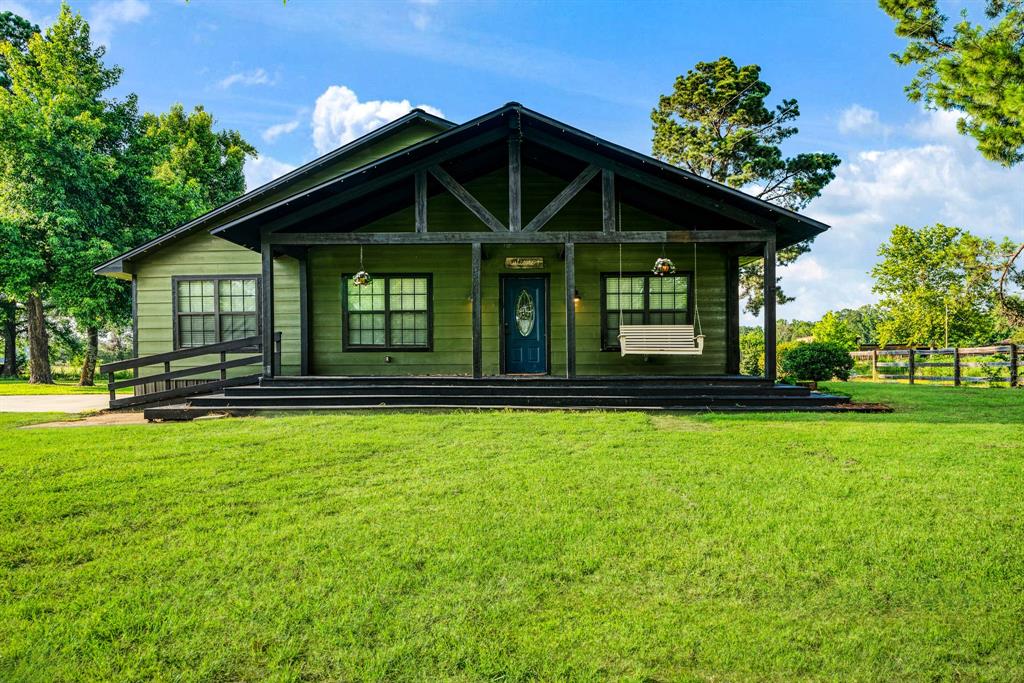 13944 Farm Road 195 Property Photo 2