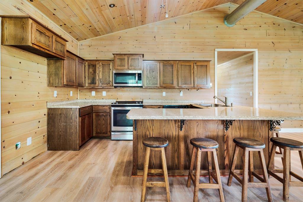 13944 Farm Road 195 Property Photo 7