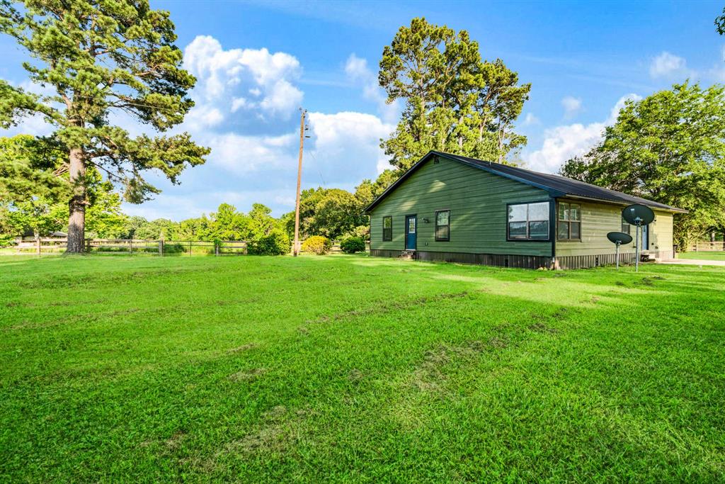 13944 Farm Road 195 Property Photo 20