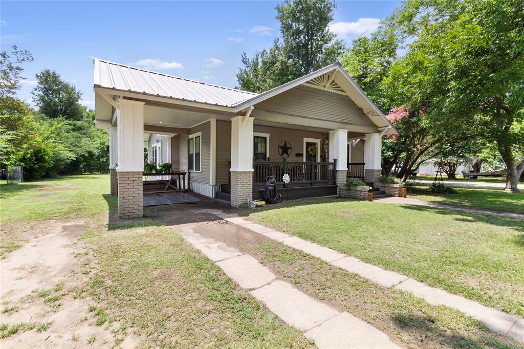 600 Elm Street Property Photo 2
