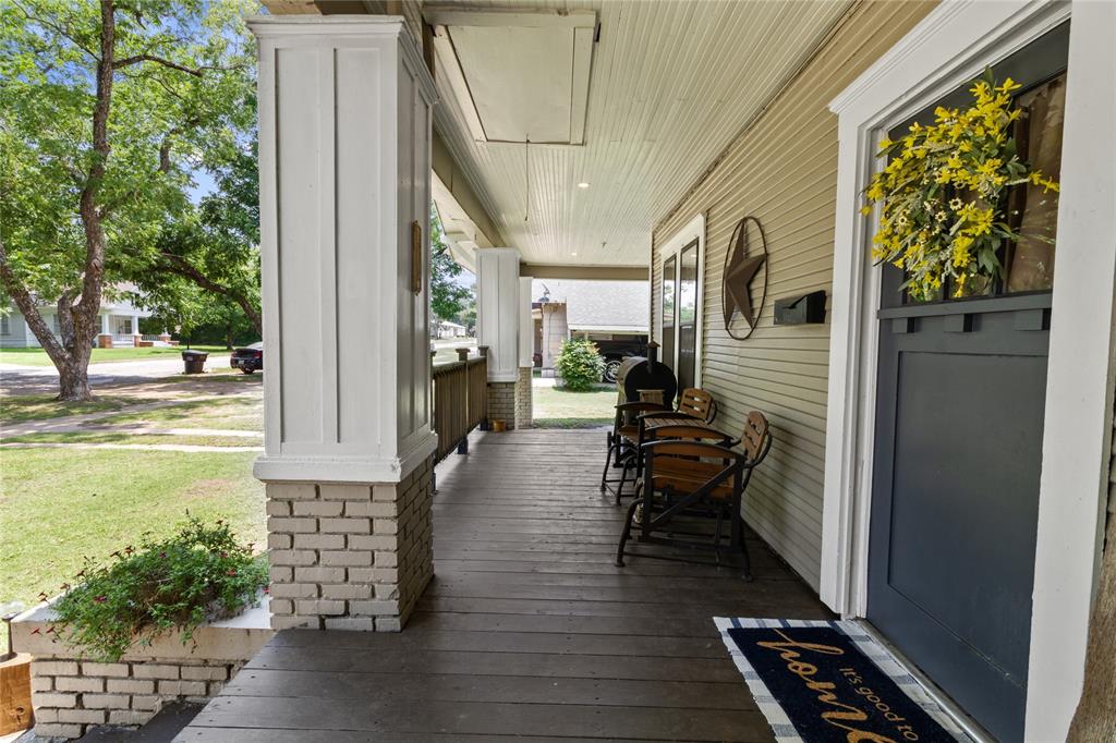 600 Elm Street Property Photo 3
