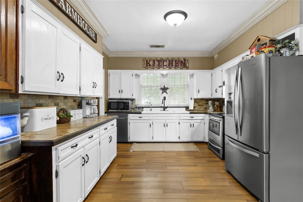 600 Elm Street Property Photo 8