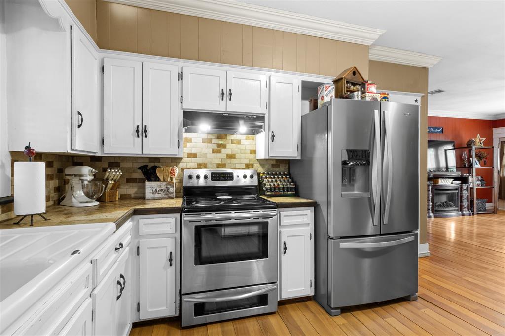 600 Elm Street Property Photo 11