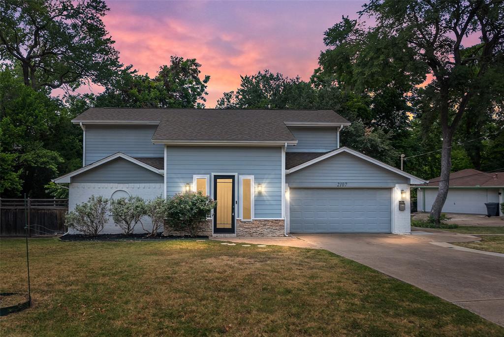 2107 Elmwood Boulevard Property Photo 1