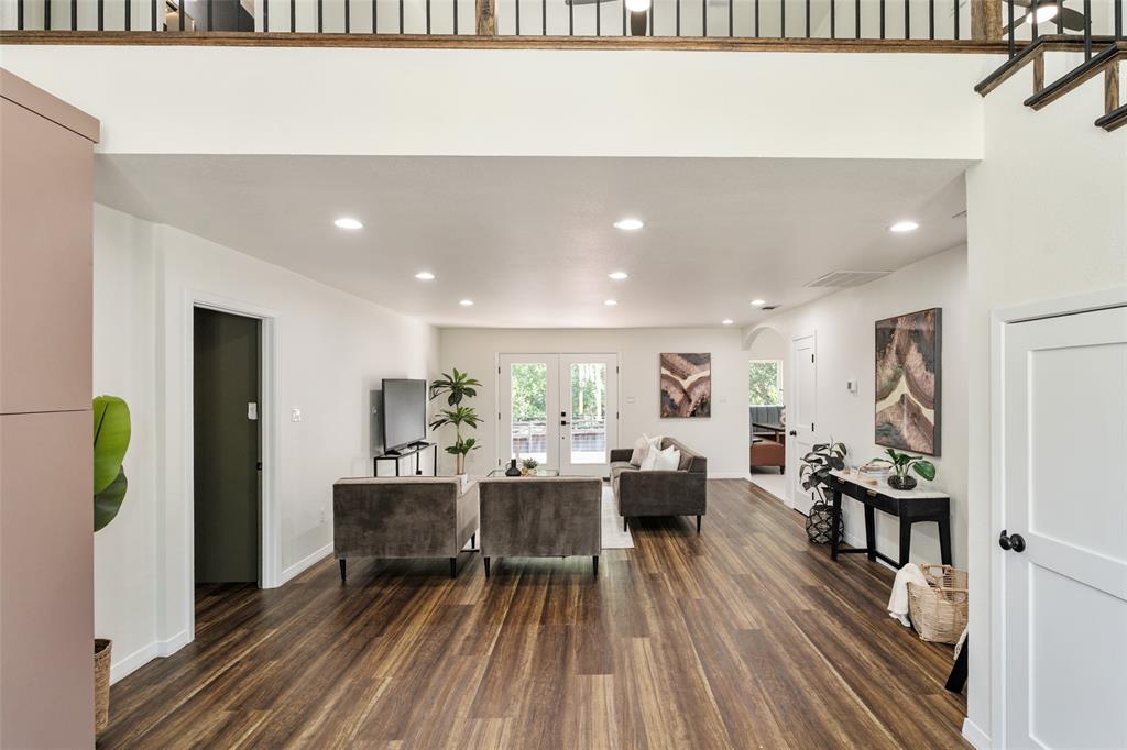 2107 Elmwood Boulevard Property Photo 7