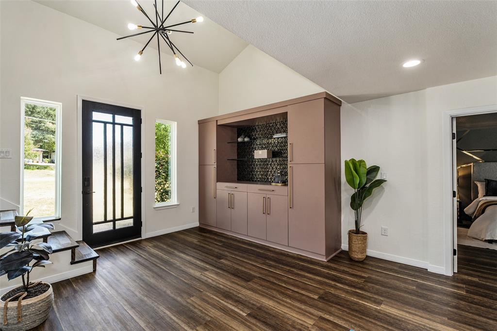 2107 Elmwood Boulevard Property Photo 8