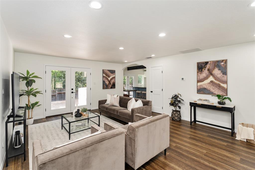 2107 Elmwood Boulevard Property Photo 10