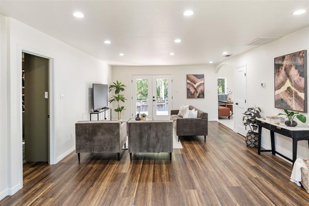 2107 Elmwood Boulevard Property Photo 13