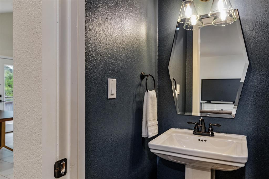 2107 Elmwood Boulevard Property Photo 23
