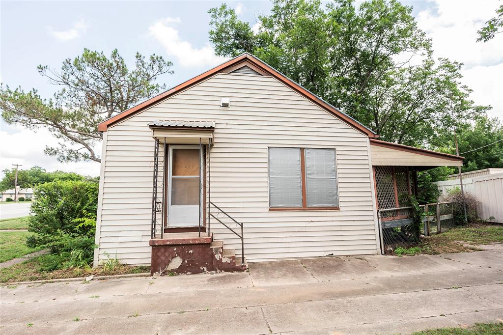 706 E Highway 82 Property Photo 4