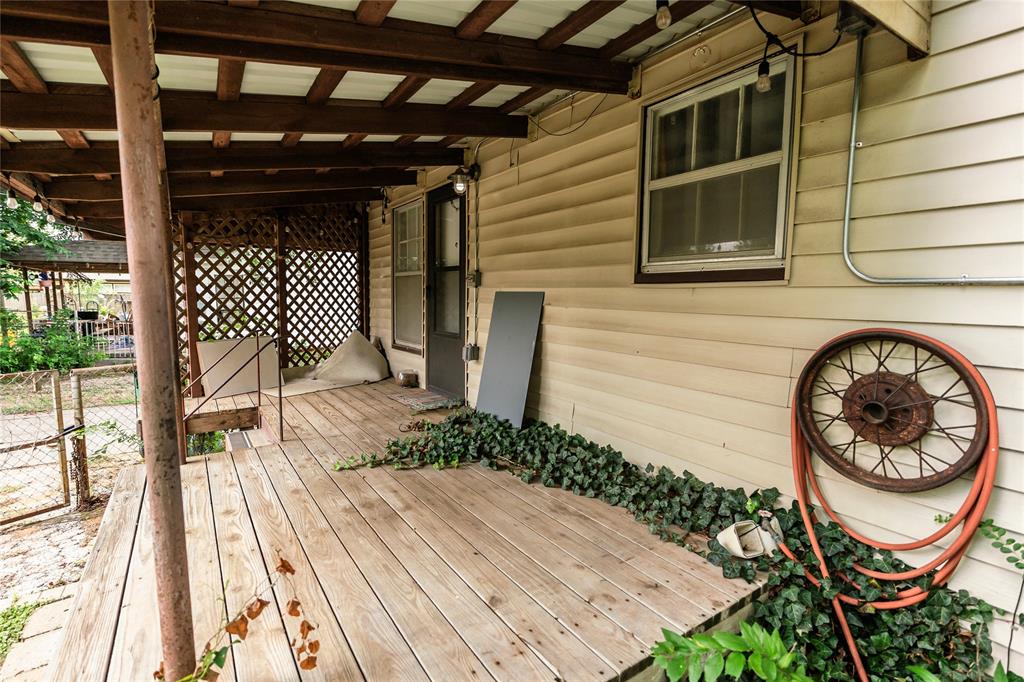 706 E Highway 82 Property Photo 10