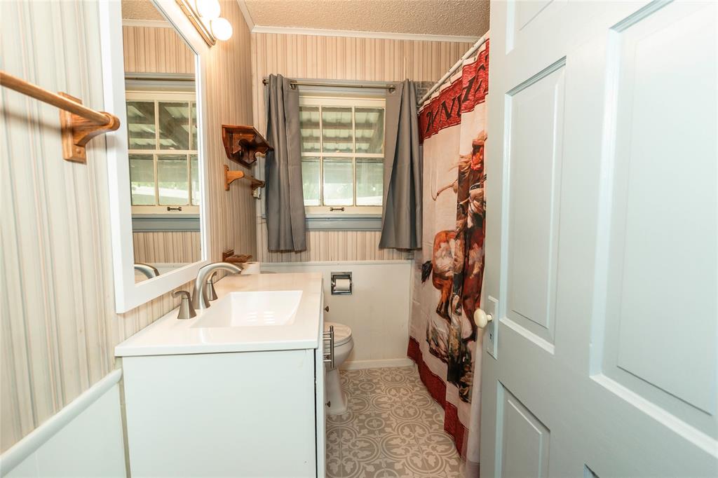 706 E Highway 82 Property Photo 28