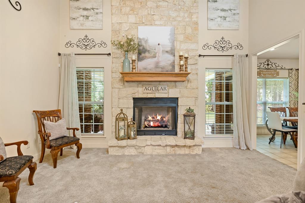 910 Holly Hill Property Photo 8