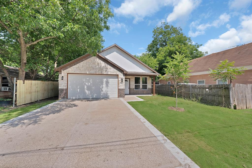 1112 Trinity Street Property Photo 5