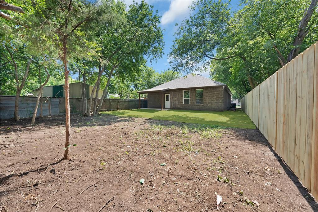 1112 Trinity Street Property Photo 9