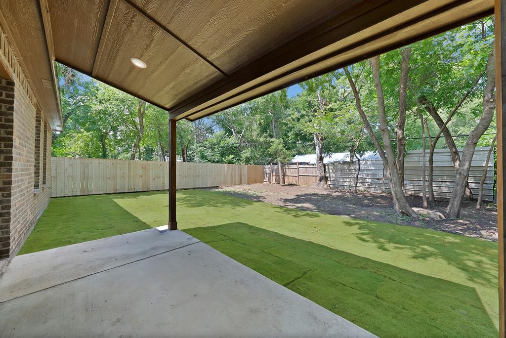 1112 Trinity Street Property Photo 11