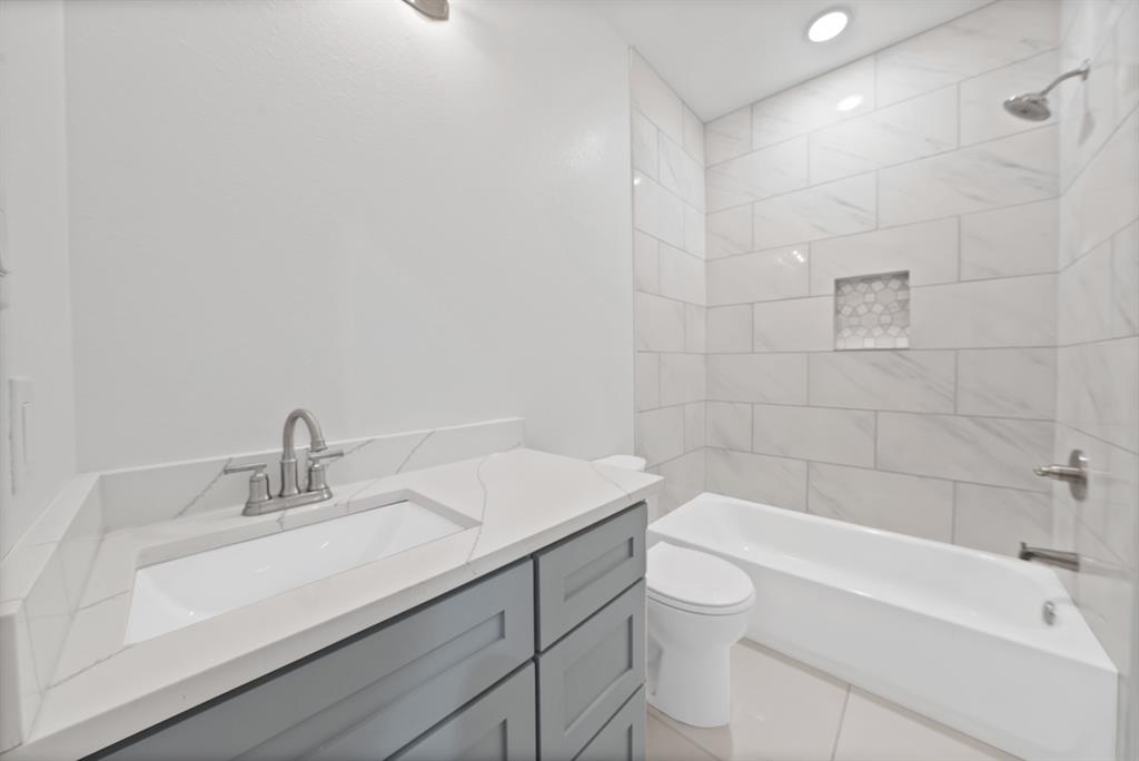 1112 Trinity Street Property Photo 12